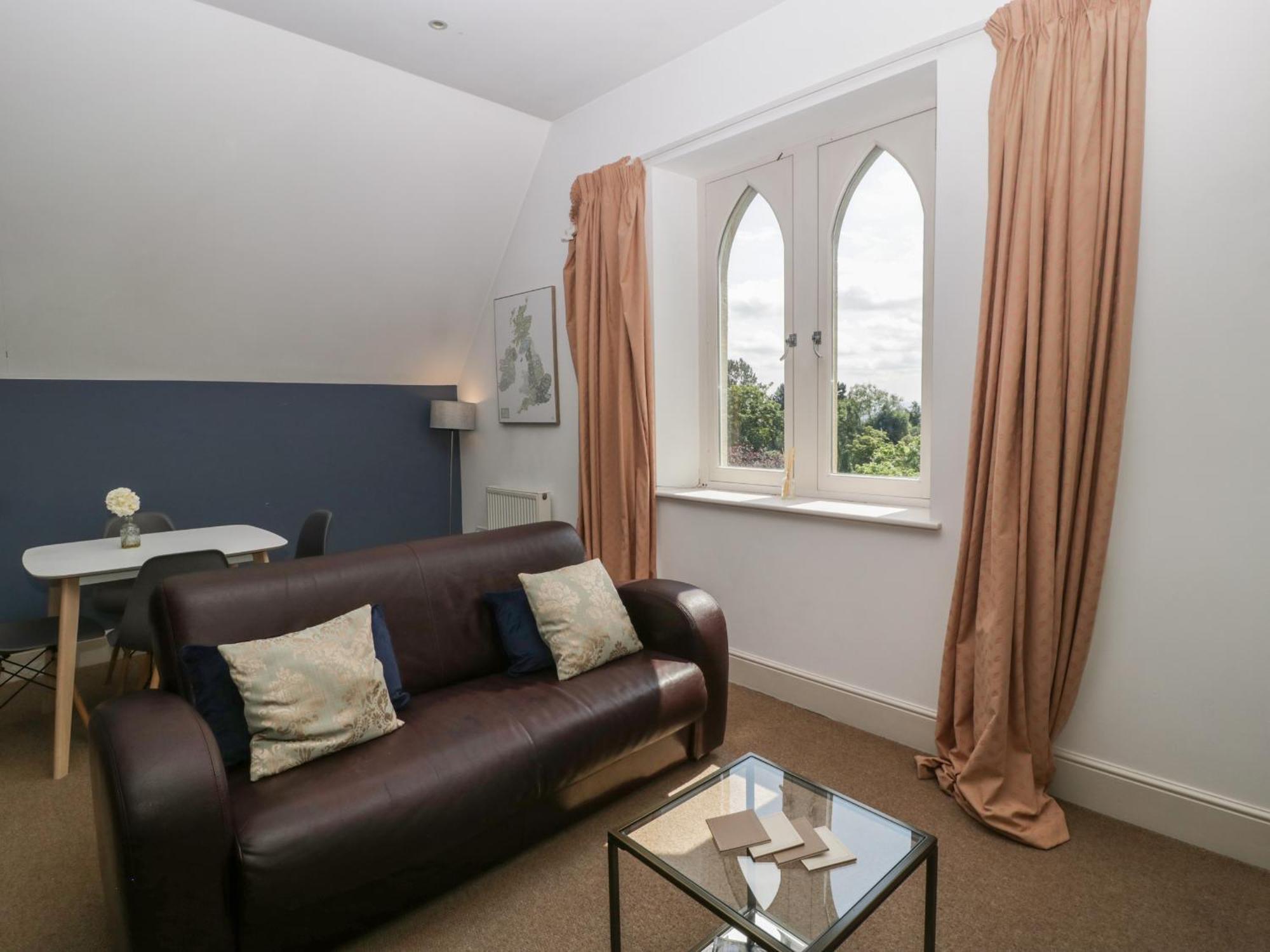 Amazing View Apartment Malvern Wells ภายนอก รูปภาพ